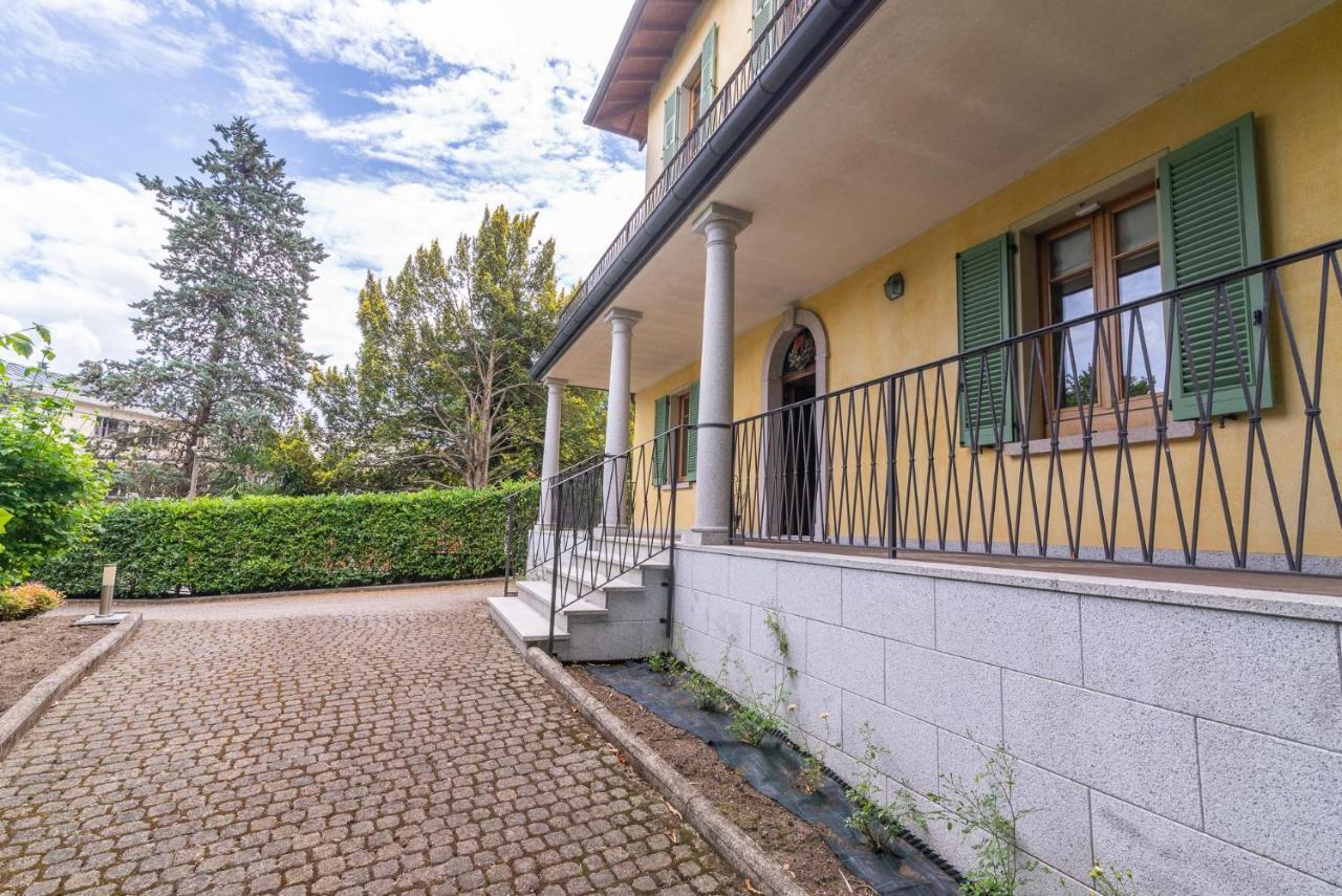 L'Ortensia Della Villa Isabella, Camera Con Vista Lago, Balcone Sul Parco E Bagno Esclusivo All'Esterno Della Camera Stresa Bagian luar foto