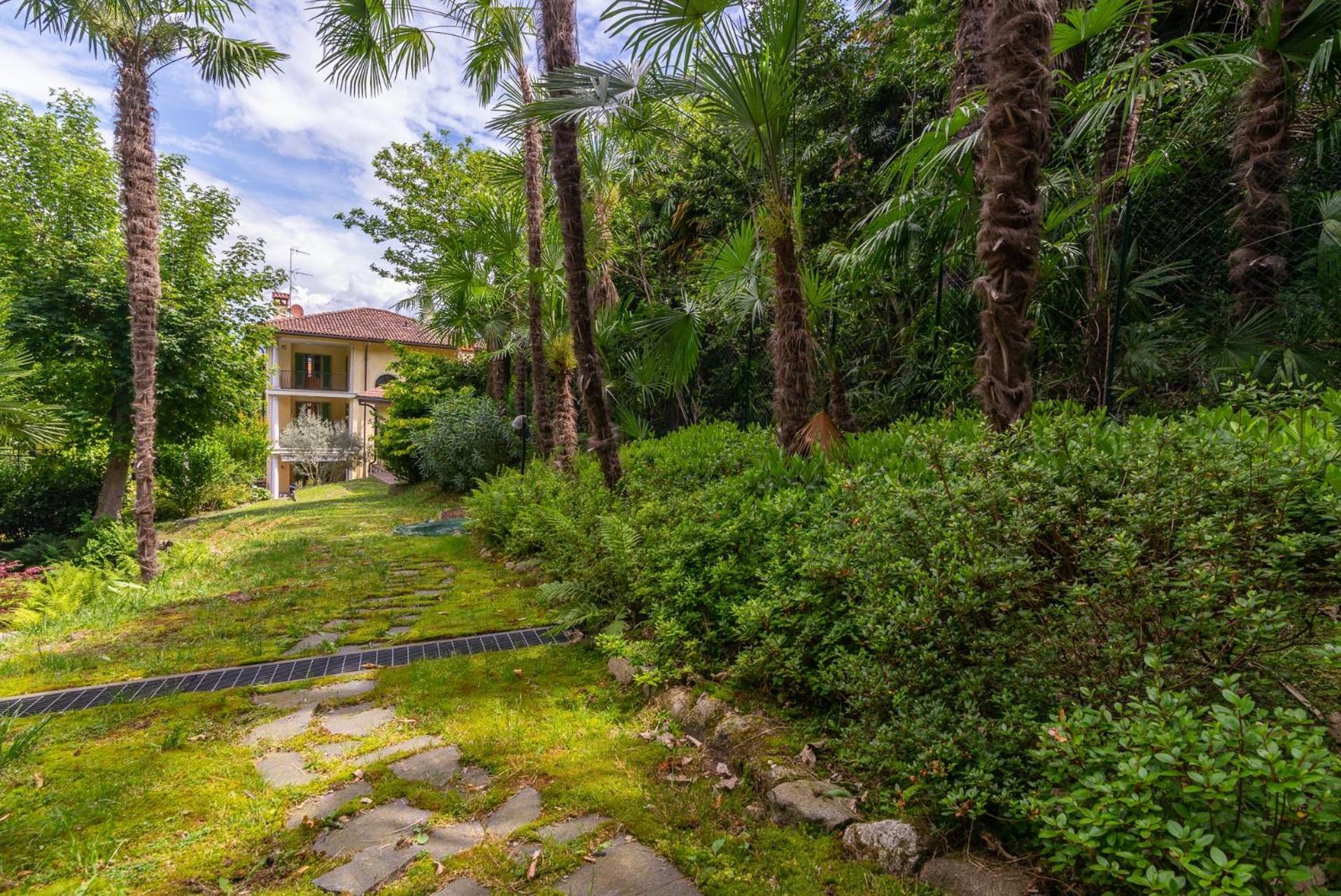 L'Ortensia Della Villa Isabella, Camera Con Vista Lago, Balcone Sul Parco E Bagno Esclusivo All'Esterno Della Camera Stresa Bagian luar foto