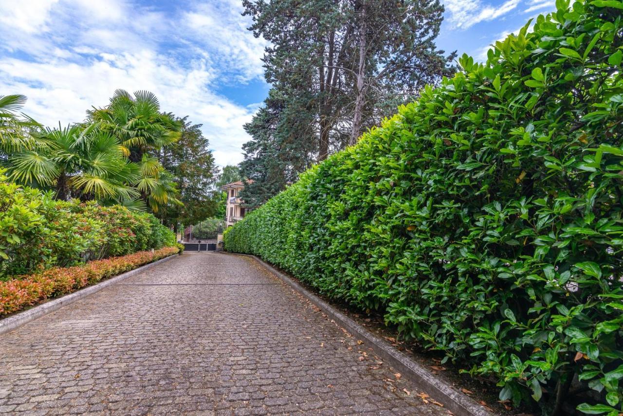 L'Ortensia Della Villa Isabella, Camera Con Vista Lago, Balcone Sul Parco E Bagno Esclusivo All'Esterno Della Camera Stresa Bagian luar foto