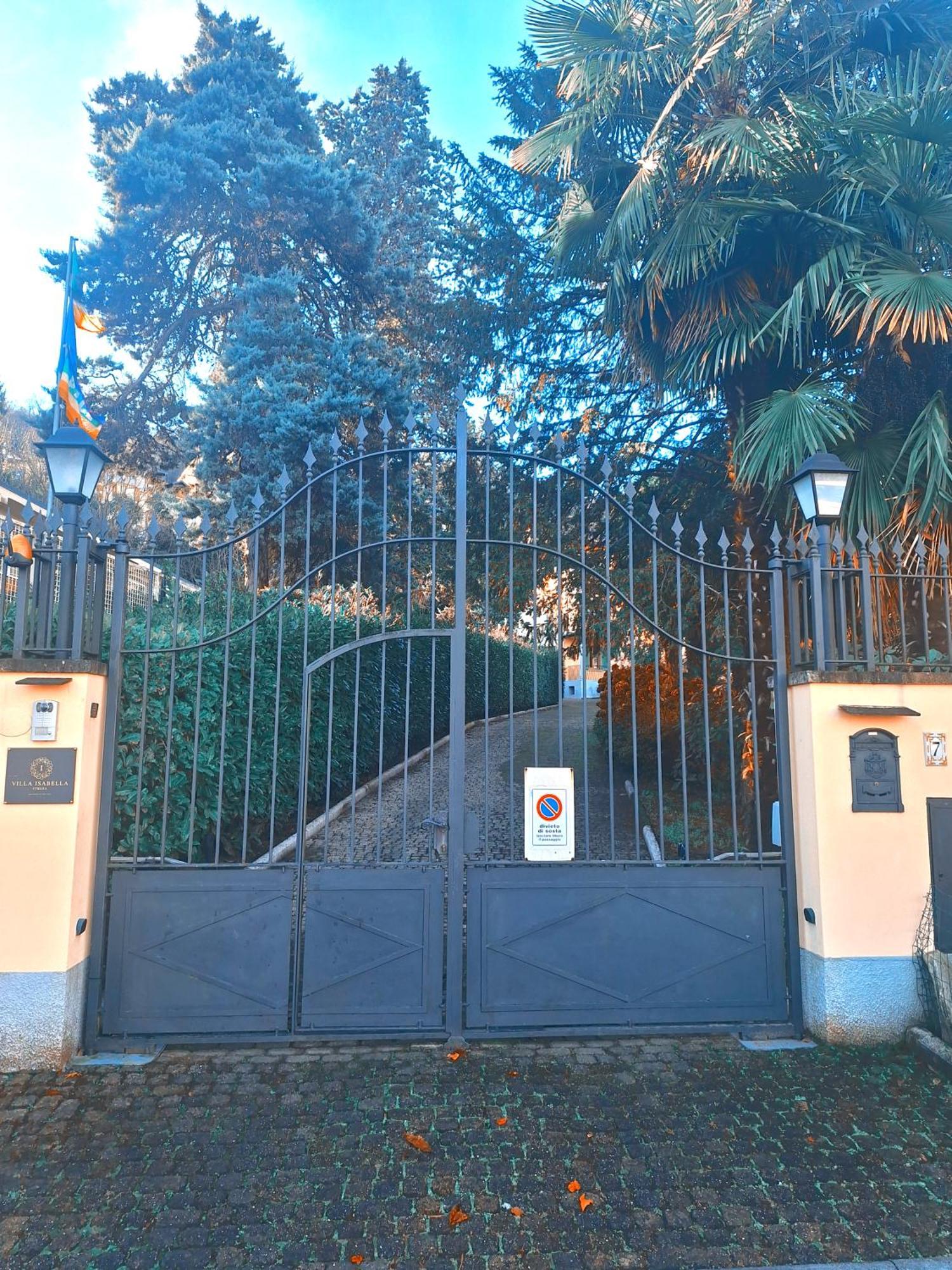 L'Ortensia Della Villa Isabella, Camera Con Vista Lago, Balcone Sul Parco E Bagno Esclusivo All'Esterno Della Camera Stresa Bagian luar foto